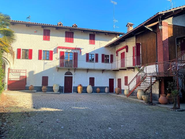 Villa con giardino in via madonna della neve 66, Clavesana
