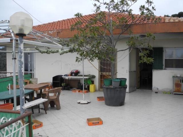 Villa con giardino in via martinazzi 49, Camporosso