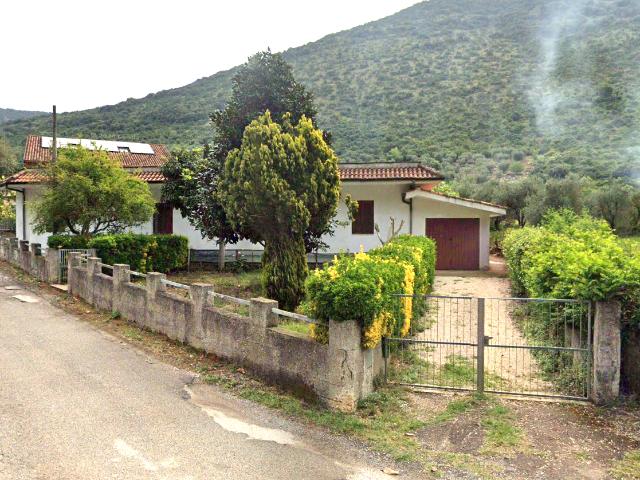 Villa con giardino in via cesalunga 25, Terracina