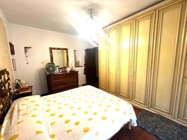 Villa con giardino in via ciro menotti, Poggio a Caiano