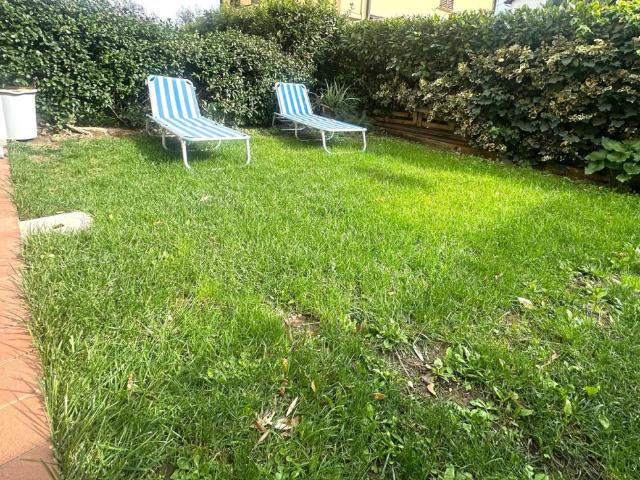 Villa con giardino in via dei mille, Campi Bisenzio
