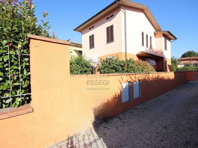 Villa con giardino in via della santissima annunziata 859, Lucca