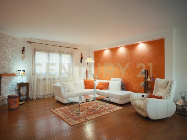 Villa con giardino in via delle ginestre 13, Sacrofano