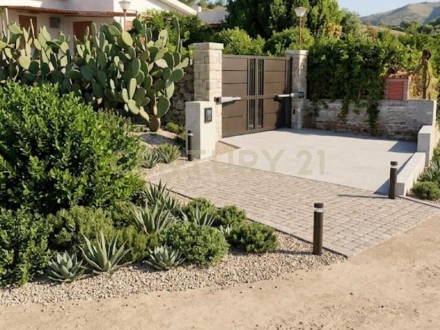Villa con giardino in via filippa miccichè snc, Santa Cristina Gela