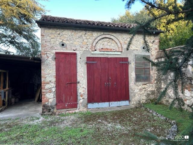 Villa con giardino in via garibaldi 37, Noventa Vicentina