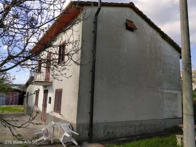 Villa con giardino in via giuseppe bocci 40, Bibbiena