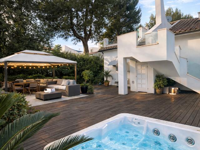 Villa con giardino in via ischia, Numana