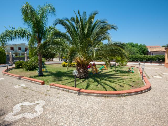 Villa con giardino in via isole delle filippine 20, Siracusa