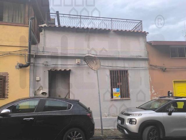 Villa con giardino in via palermo 668, Messina