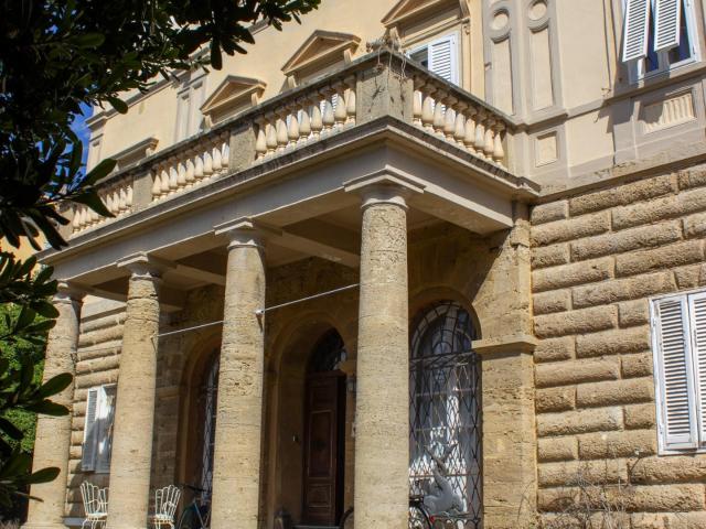 Villa con giardino, Livorno viale italia