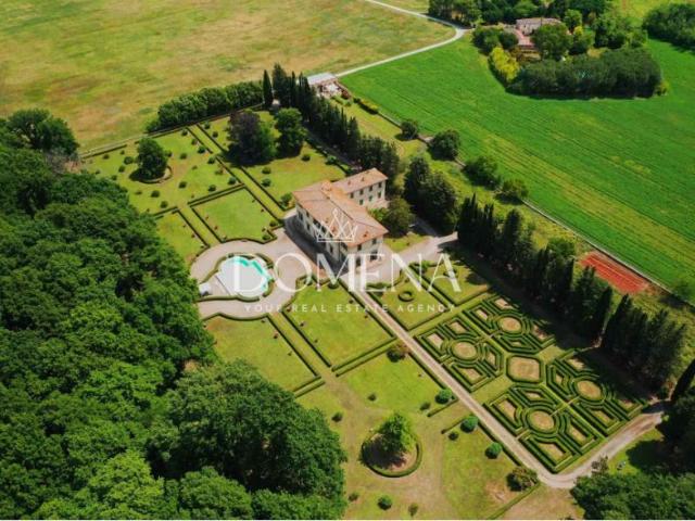 Villa con giardino, Monteriggioni abbadia a isola