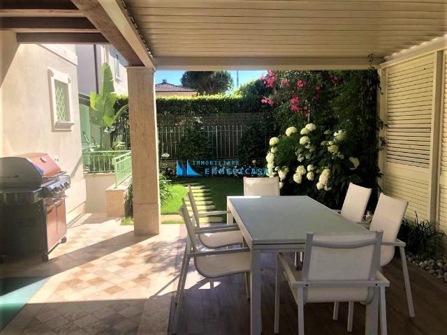 Villa con giardino, Montignoso cinquale