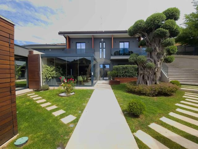 Villa con giardino, Mascalucia contrada ombra