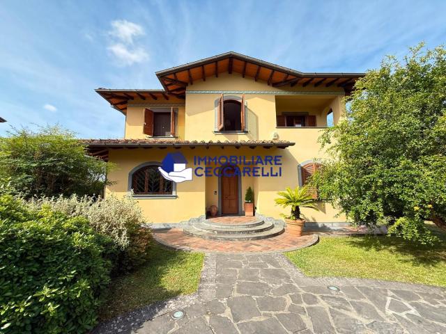 Villa con giardino, Massa mirteto