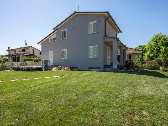 Villa con giardino, San Giuliano Terme ghezzano