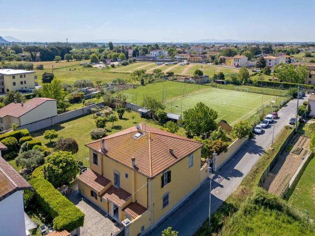 Villa con giardino, San Giuliano Terme pontasserchio