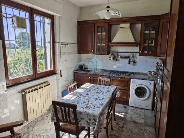 Villa con giardino, Sarzana san lazzaro