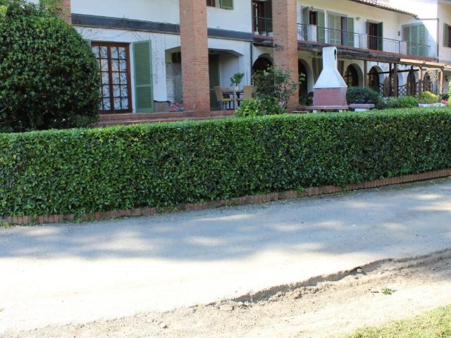 Villa con giardino, Pisa marina di