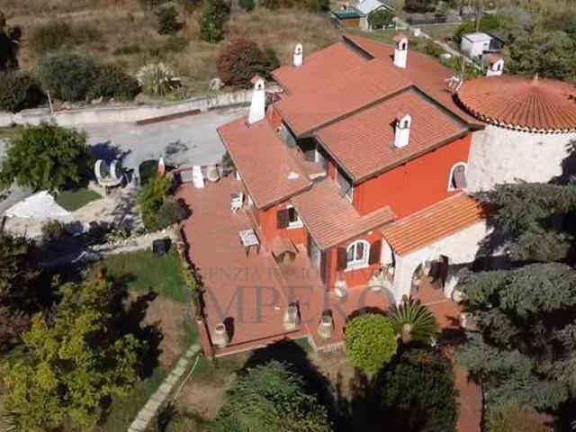 Villa con giardino, Ventimiglia porra