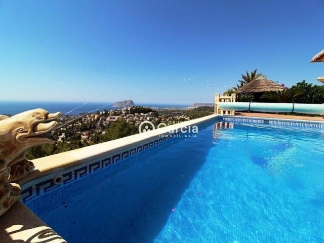 Villa con ESPECTACULARES vistas al mar en venta en Moraira