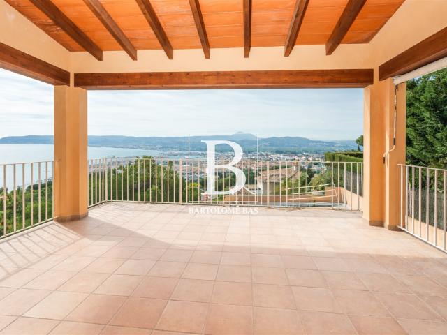 Villa con espectaculares vistas al mar en renovación en La C. 230m² Jávea Xabia