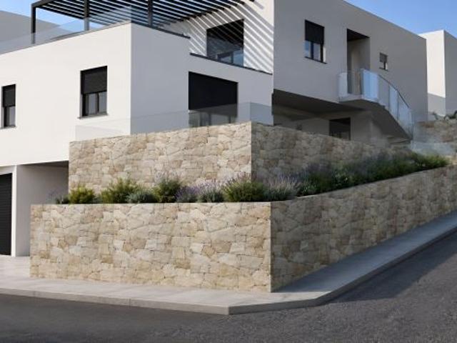 Villa con Jacuzzi e Giardino Privato