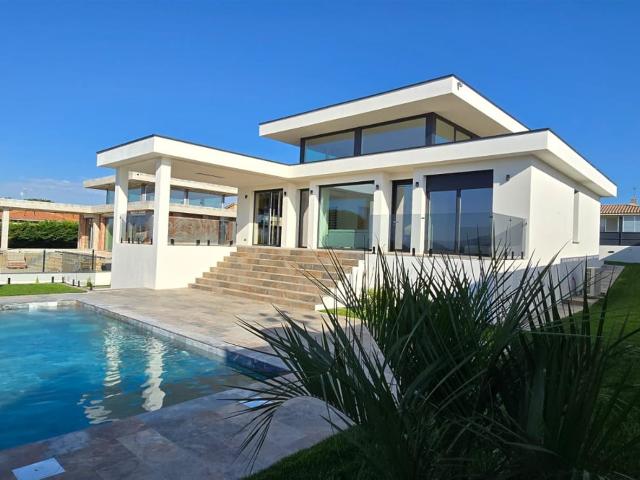 Villa con licencia turistica cerca de las playas de Lloret d. 280m² Lloret de Mar
