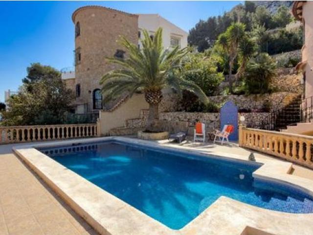 Villa con magníficas vistas al mar, la montaña y el Peñón de Ifach, Calpe. MPQJ T3215