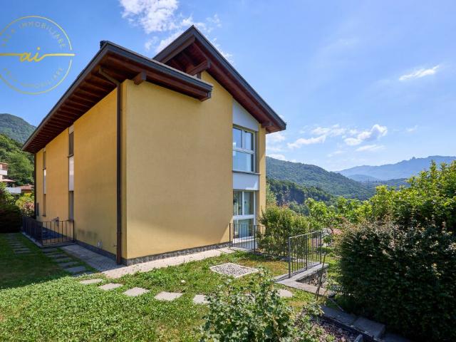 VILLA CON STUDIO SEPARATO E MERAVIGLIOSO GIARDINO