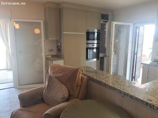 VILLA CON PARCELA Y PISCINA PRIVADA