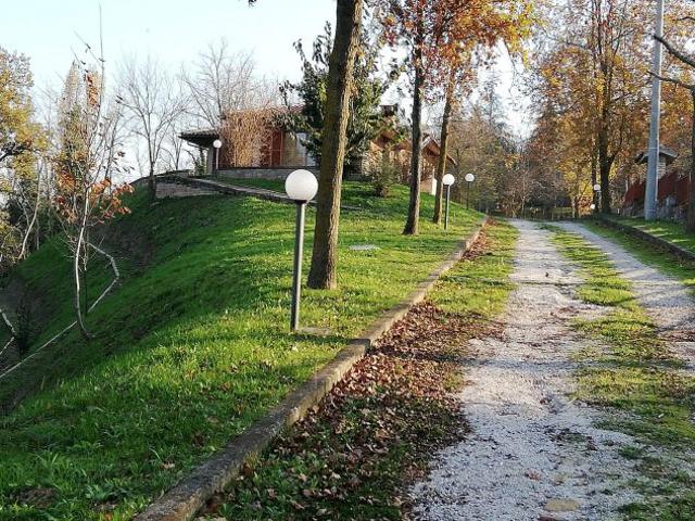 VILLA CON PISCINA A CASTELCAVALLINO DI URBINO