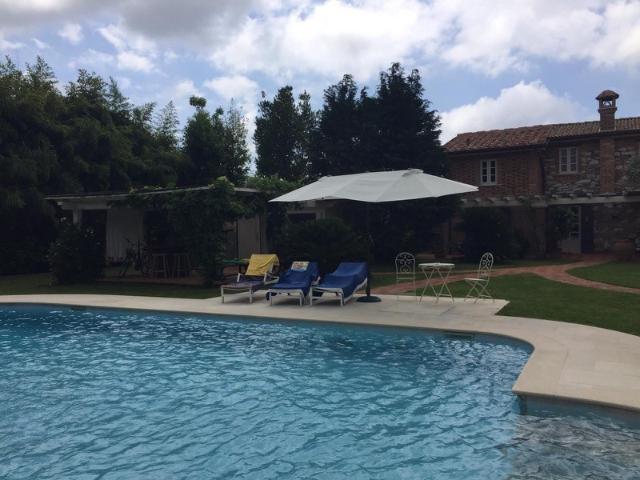 Descrizione Servizi Galleria Fotografica Villa con piscina Richiedi informazioni su questo immobile