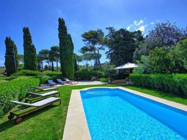 Villa con piscina per 10 persone