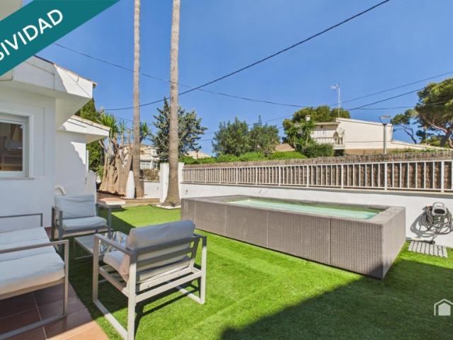 Villa con piscina privada y jacuzzi Licencia turística para 8 personas Can Picafort Calle Tords