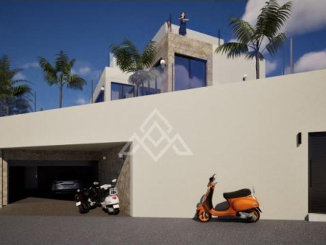 Villa con proyecto y licencia aprobados y vistas panorámicas al mar en