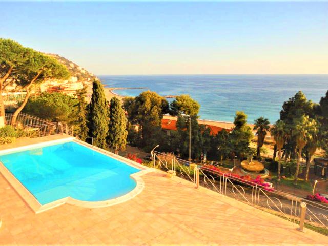 Villa con terrazzo a Ospedaletti