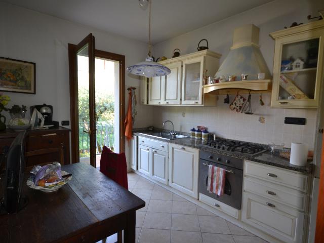 Villa con terrazzo a Pietrasanta
