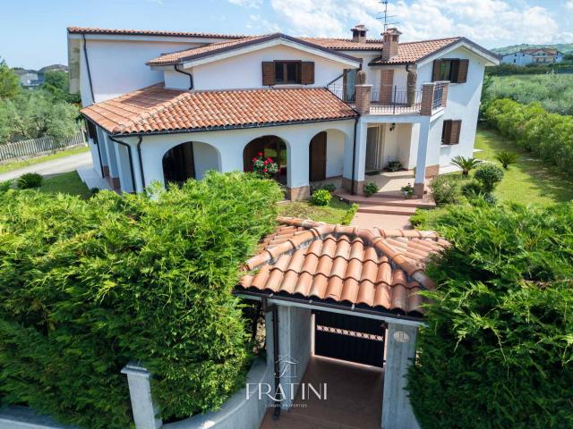 Villa Unifamiliare in vendita a Sant'Egidio alla Vibrata