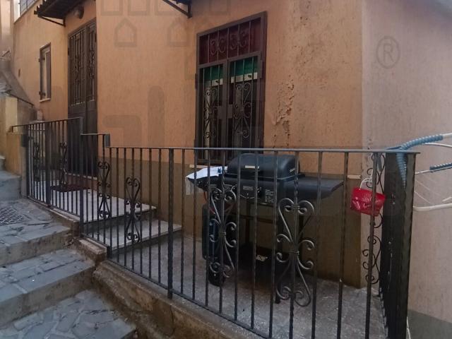 Villa con terrazzo in via mili san marco, Messina