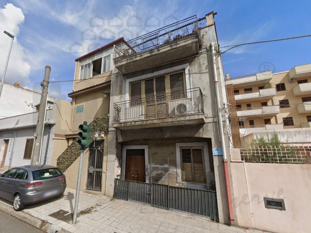 Villa con terrazzo in via comunale camaro, Messina