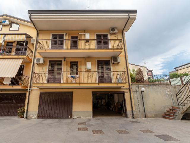Villa con terrazzo in via emanuela setticarraro 59, Belpasso