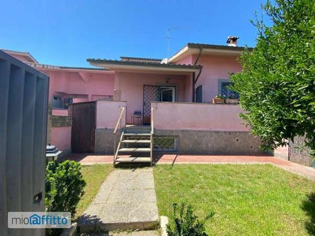 Villa con terrazzo Infernetto, axa, casal palocco, madonnetta a roma