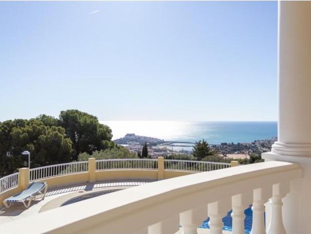 Villa con vistas al mar y al Castillo de Pe?scola