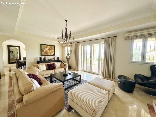 Villa con vistas al mar y al golf en Los Arqueros – Costa del Sol