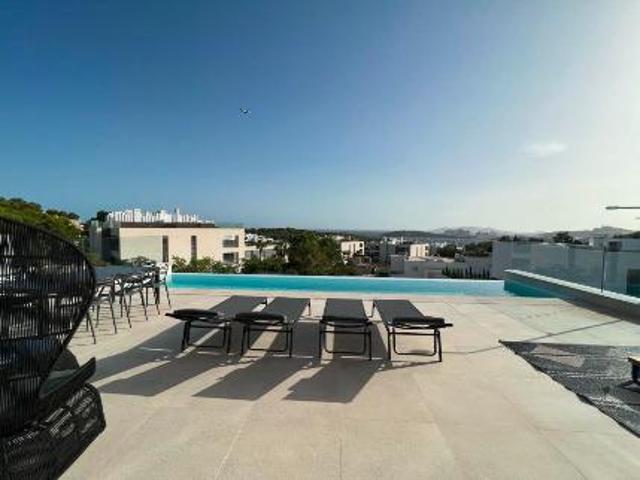 VILLA CON VISTAS AL MAR DISPONIBLE PARA ALQUILER ANUAL