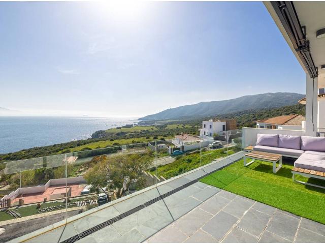 Villa con vistas al mar en El Faro de Punta Carnero, Algecir. 233m² Algeciras