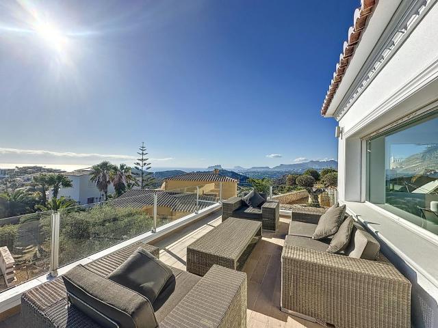 Villa con vistas al mar en la zona residencial Magnolias, Cu. 413m² Cumbre del Sol