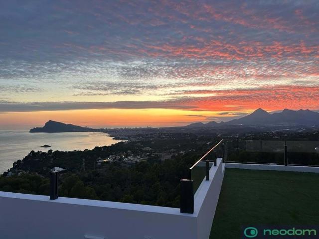Villa con vistas panorámicas al mar y a la montaña en Benidorm