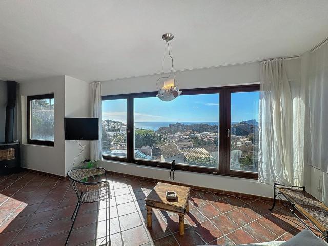 Villa con vistas panorámicas al mar y piscina privada en Res. 260m² Cumbre del Sol