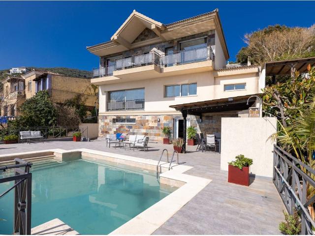 Villa con Vistas Panorámicas al Mar en El Faro, Algeciras 304m² Algeciras